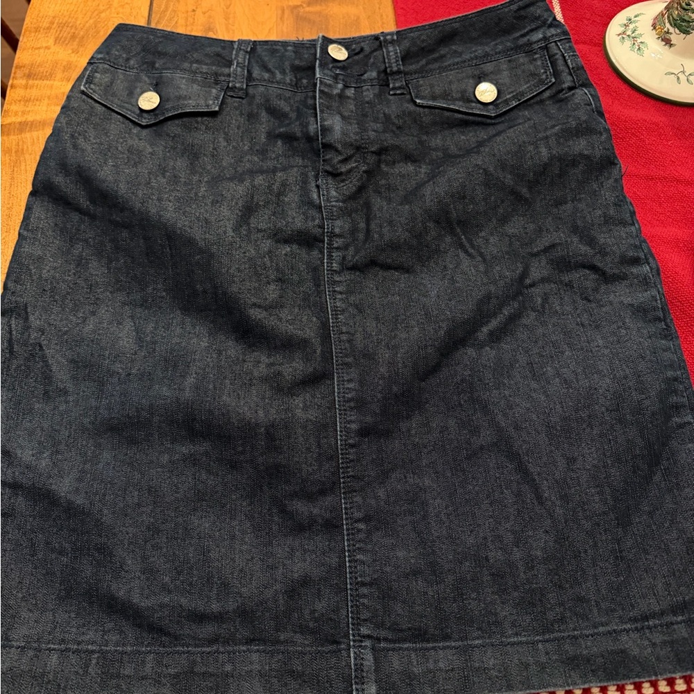 White House Black Market Denim Skirt in Dark Blue Size 2